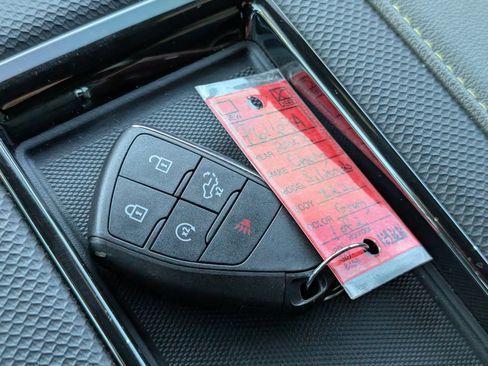 Used 2022 Chevrolet Silverado 1500 ZR2 w/ Technology Package image 29