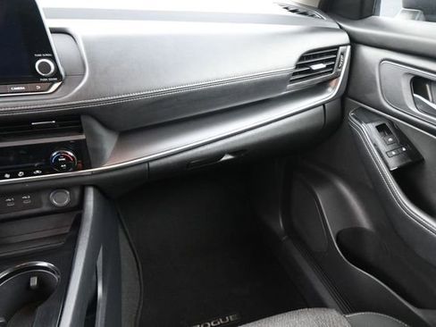 Used 2024 Nissan Rogue SV AWD/4WD image 23