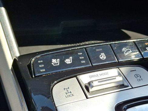 Certified 2024 Hyundai Tucson Limited AWD/4WD image 25