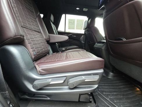 Used 2021 Cadillac Escalade Premium Luxury Platinum w/ Heavy-Duty Trailer Package image 16