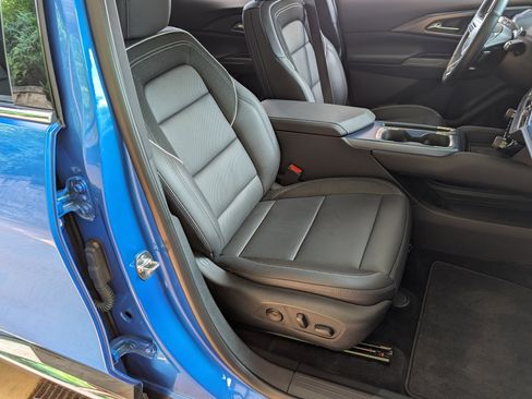 Used 2024 Chevrolet Equinox EV LT w/ Active Safety Package 3 FWD image 21