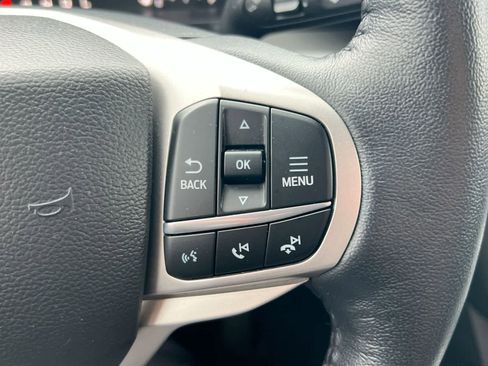 Used 2022 Ford Explorer XLT w/ Equipment Group 202A AWD/4WD image 24