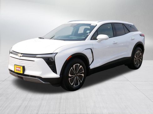 Used 2024 Chevrolet Blazer EV LT AWD/4WD image 3