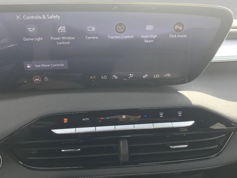 Certified 2026 Buick Enclave Sport Touring w/ Power Package image 19