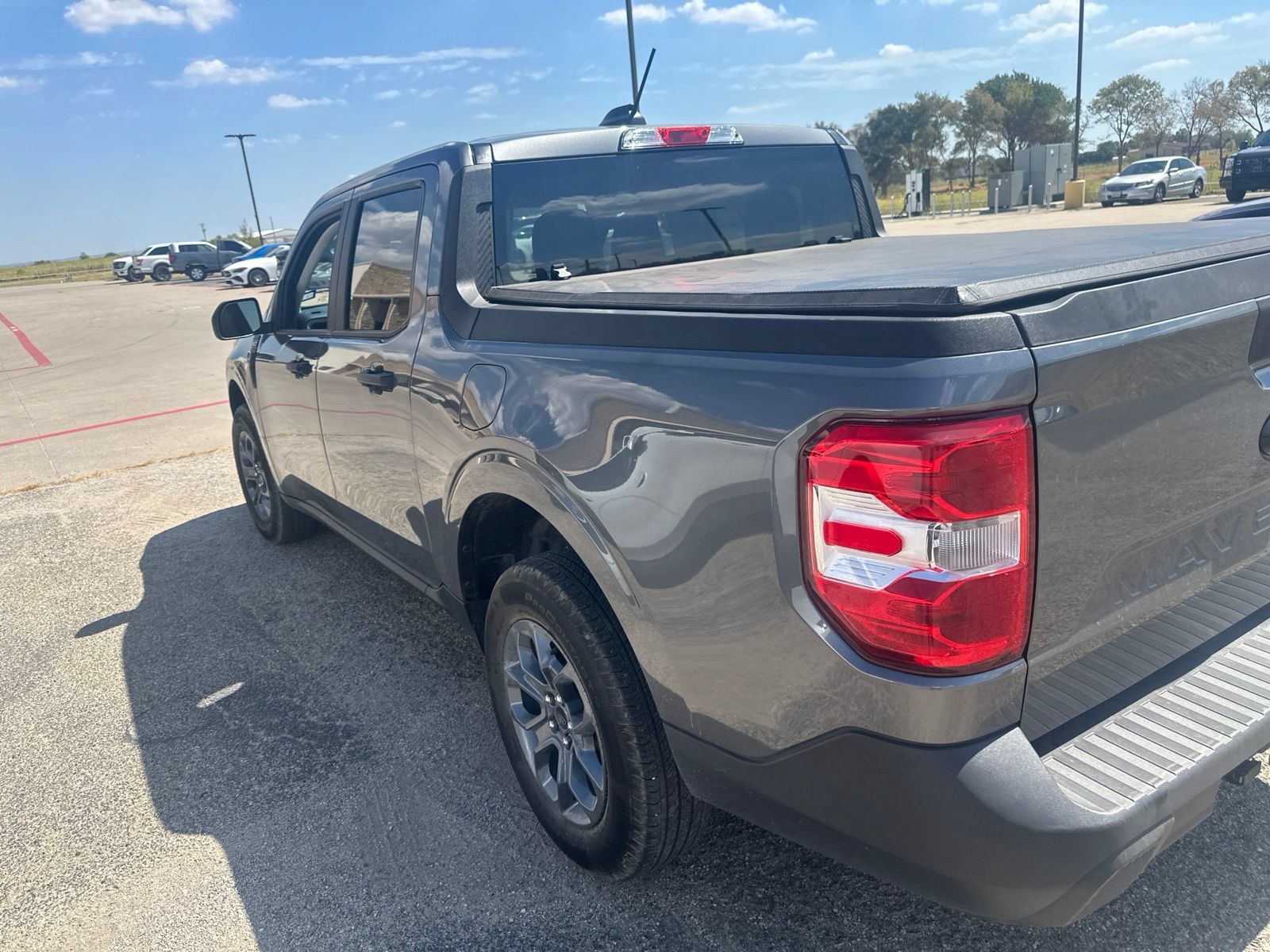 Used 2025 Ford Maverick XLT FWD image 3