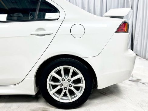 Used 2016 Mitsubishi Lancer ES image 10