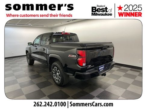 Used 2023 Chevrolet Colorado Z71 w/ Z71 Convenience Package 2 AWD/4WD image 3