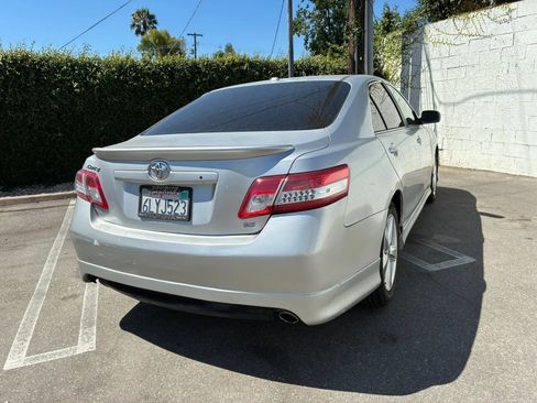 Used 2011 Toyota Camry SE w/ SE Extra-Value Pkg #1 FWD image 8