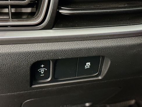 Used 2024 Kia Sorento S image 17