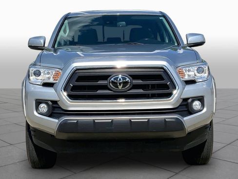 Used 2022 Toyota Tacoma SR5 w/ Technology Package RWD image 4