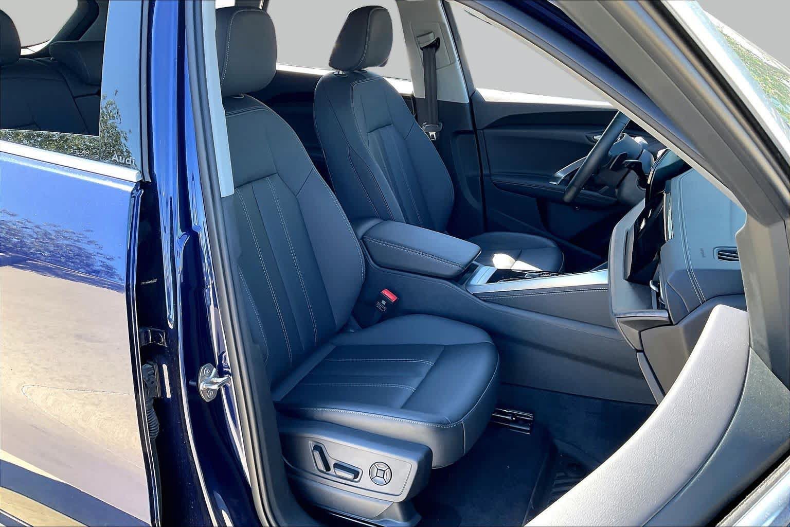 Used 2025 Audi Q5 Premium w/ Convenience Package AWD/4WD image 9