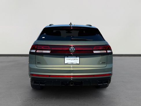 New 2026 Volkswagen Atlas Cross Sport SEL R-Line AWD/4WD image 4