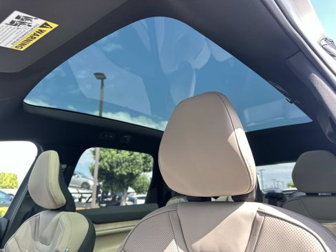 New 2025 Volvo EX90 Ultra image 25