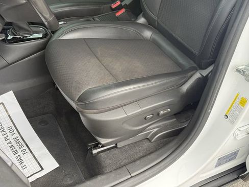 Used 2022 Buick Encore Preferred w/ Safety Package FWD image 15