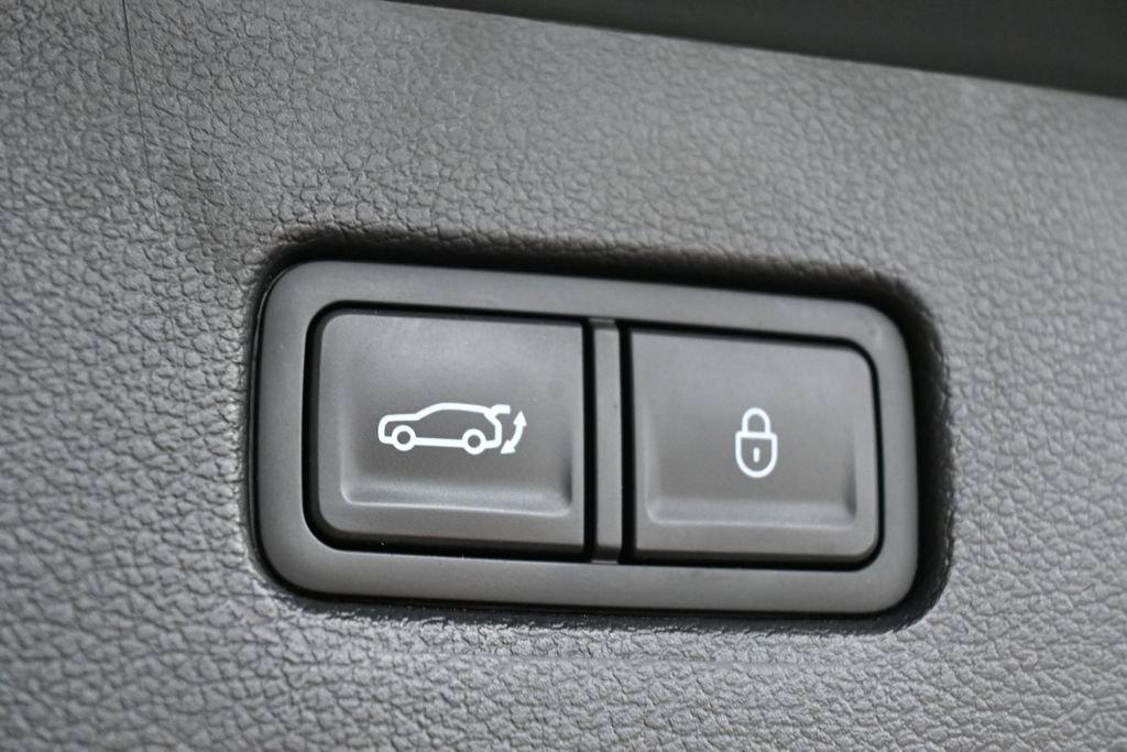 Used 2025 Genesis GV80 2.5T Standard AWD/4WD image 21