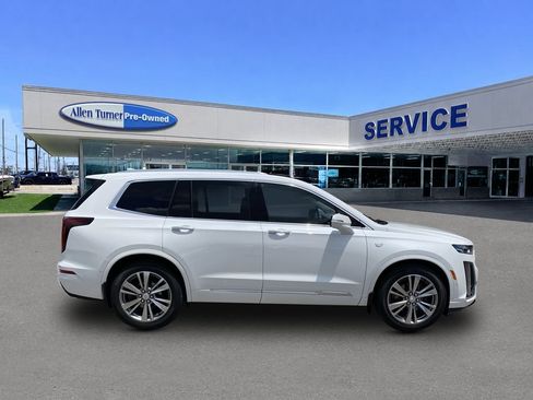 Used 2021 Cadillac XT6 Premium Luxury FWD image 9