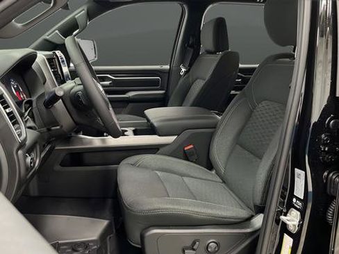 New 2026 RAM 1500 4x4 Crew Cab image 9