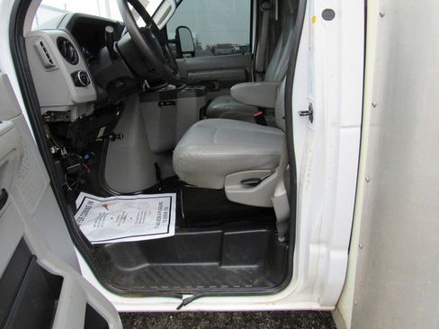 Used 2023 Ford E-450 and Econoline 450 Super Duty w/ Power Windows & Locks Group image 33