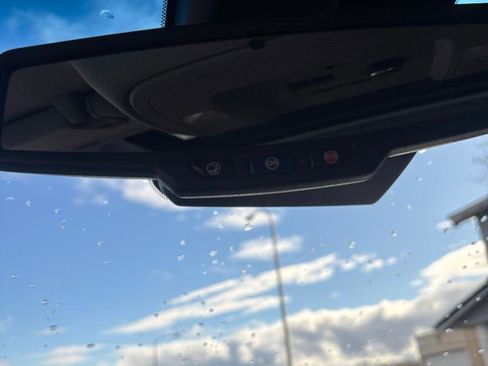 Used 2019 Chevrolet Suburban LT AWD/4WD image 21