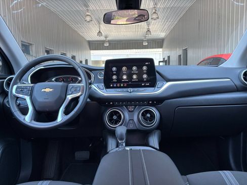Used 2025 Chevrolet Blazer LT FWD image 17
