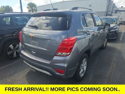 Used 2019 Chevrolet Trax LT w/ LT Convenience Package FWD image 4