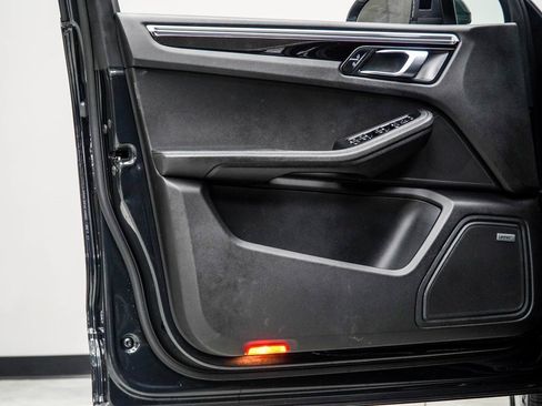 Used 2019 Porsche Macan image 33