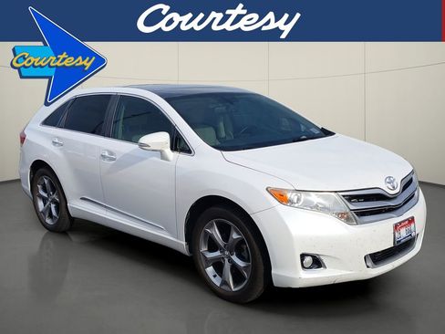 Used 2014 Toyota Venza XLE w/ XLE Premium Package image 1