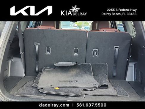 Used 2024 Kia Telluride EX w/ EX Captain's Chair Package FWD image 8