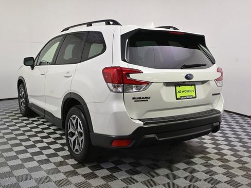 Used 2022 Subaru Forester Premium image 4