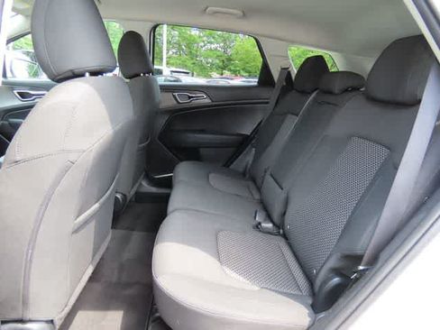 Used 2023 Kia Sportage LX AWD/4WD image 14