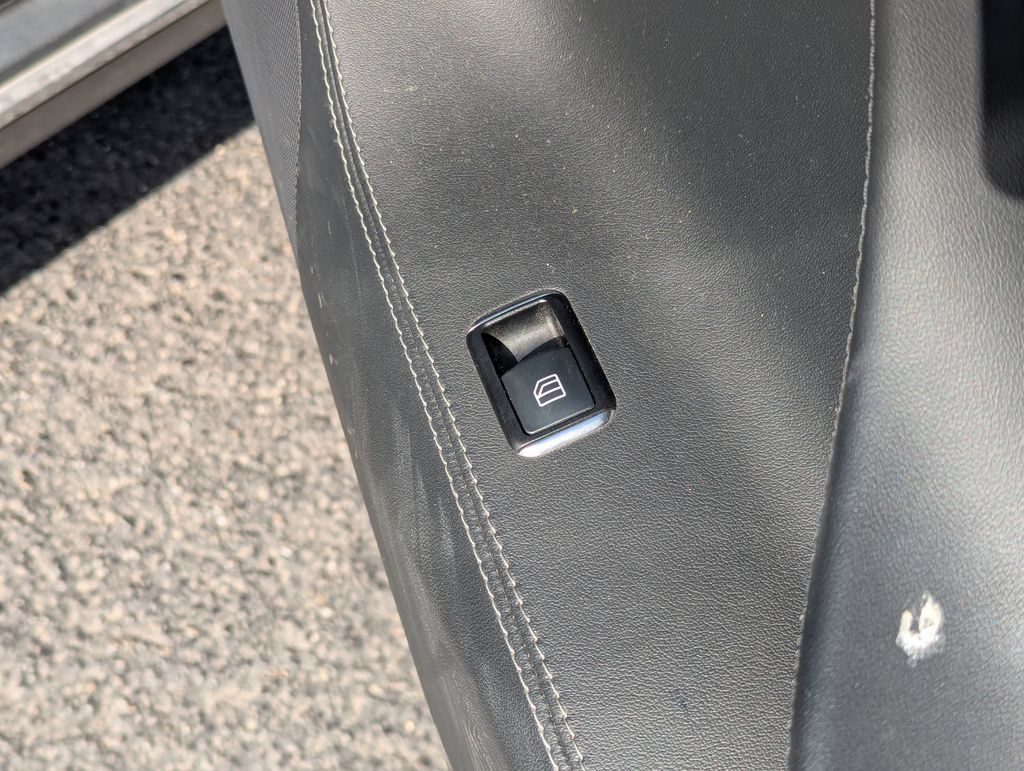 Used 2014 Tesla Model S 60 RWD image 30
