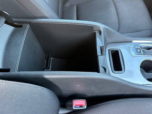 Used 2023 Chevrolet Malibu LT image 17