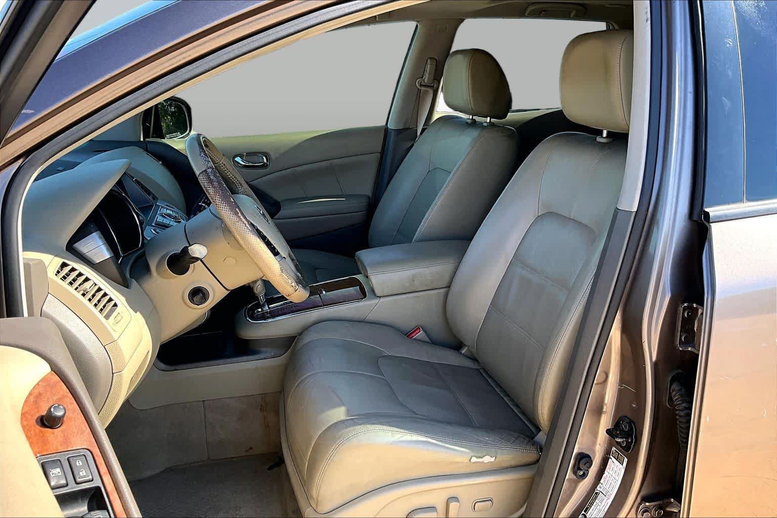 Used 2013 Nissan Murano LE w/ Platinum Pkg FWD image 6