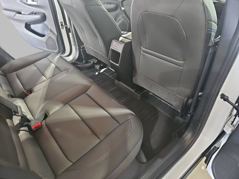 Used 2025 Buick Envista Sport Touring w/ Convenience I Package FWD image 14