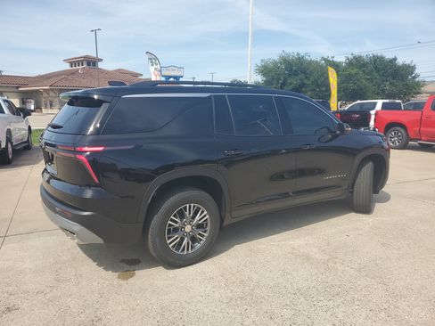 New 2026 Chevrolet Traverse LT w/ Driver Confidence Package FWD image 7
