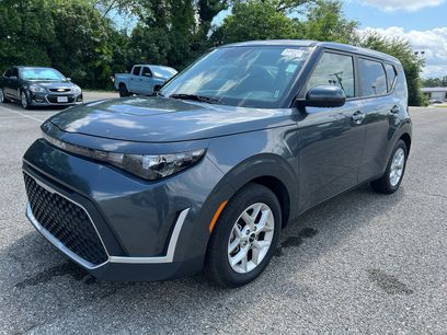 Used 2025 Kia Soul LX w/ LX Technology Package