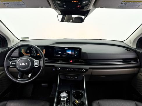 Certified 2025 Kia Carnival EX FWD image 22