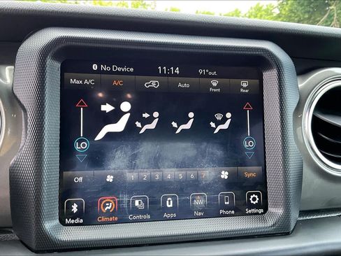 Used 2022 Jeep Wrangler Unlimited Sahara w/ LED Lighting Group AWD/4WD image 31