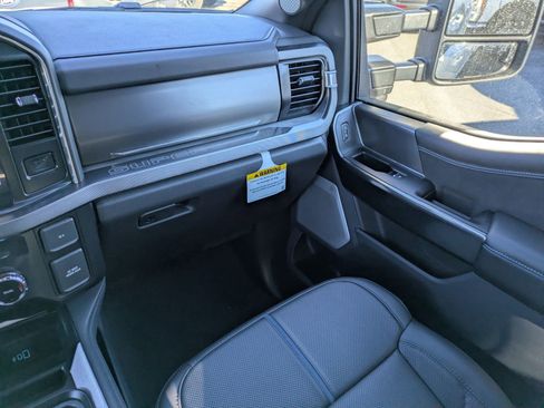 New 2026 Ford F250 Platinum image 17