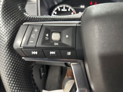 Used 2024 Mitsubishi Outlander SE image 16