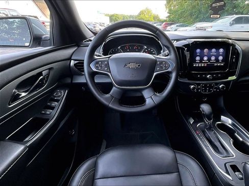Used 2023 Chevrolet Traverse LT AWD/4WD image 17