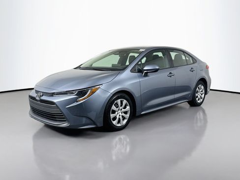 Used 2023 Toyota Corolla LE FWD image 4