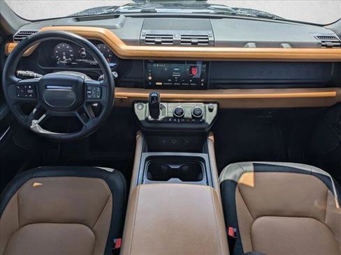 Used 2024 Land Rover Defender 110 X-Dynamic SE AWD/4WD image 19
