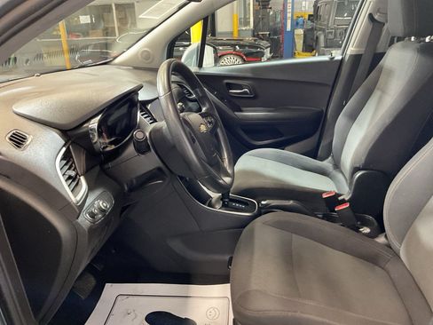 Used 2020 Chevrolet Trax LS w/ Tint and Cruise Package FWD image 19