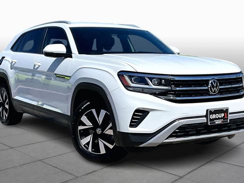 Used 2021 Volkswagen Atlas Cross Sport SE image 2