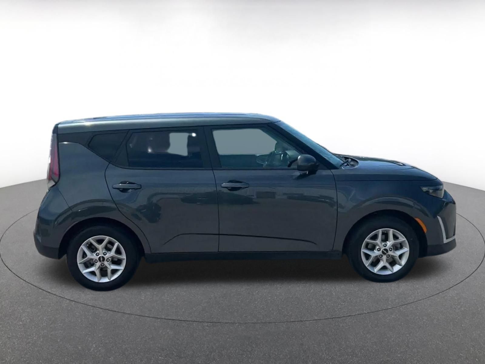 Used 2025 Kia Soul LX w/ LX Technology Package FWD image 15