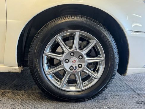 Used 2011 Cadillac DTS Luxury FWD image 34