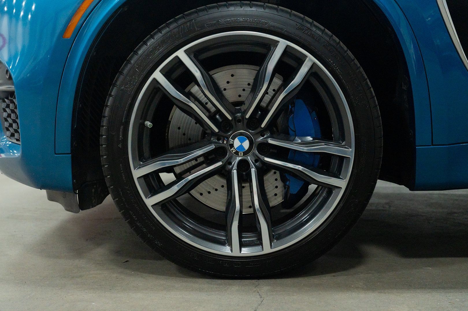 Used 2018 BMW X5 M AWD/4WD image 14