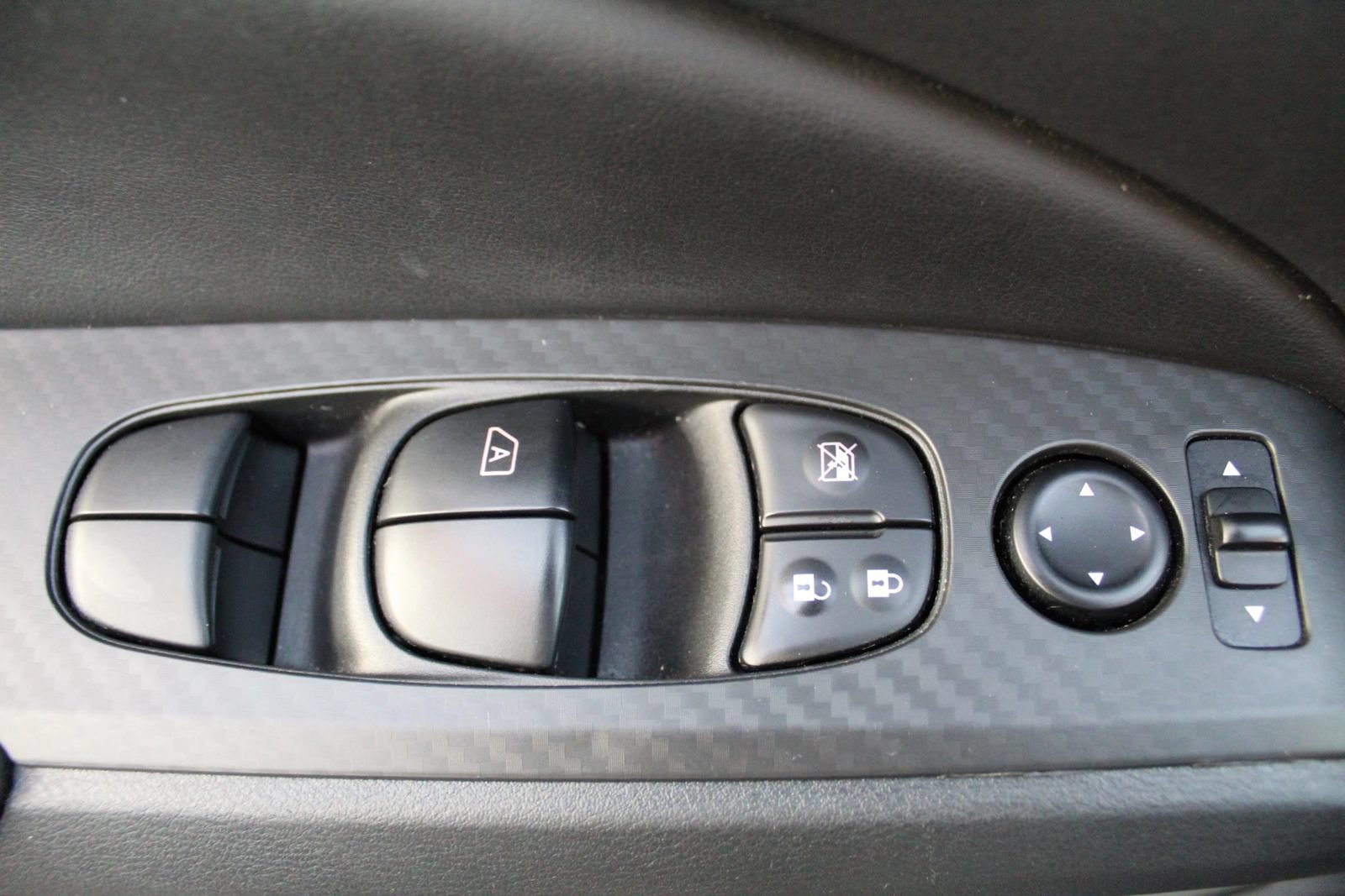Used 2024 Nissan Altima 2.5 SV FWD image 26