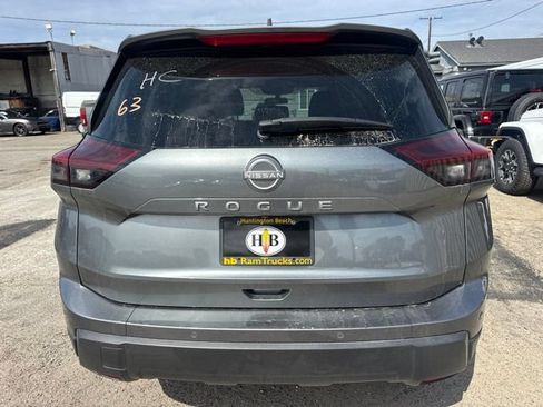 Used 2025 Nissan Rogue SV FWD image 7